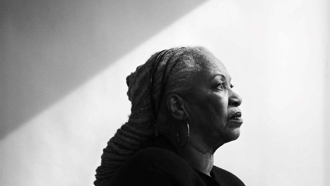 洋書 Toni Morrison and Literary Tradition PDF) Toni Morrison and Literary Tradition